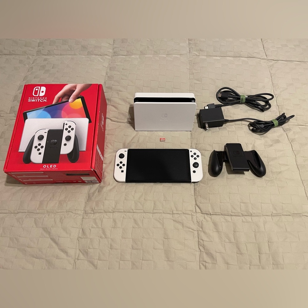 Nintendo Switch OLED White Edition Micro SD 128GB  Included, GREAT CONDITION